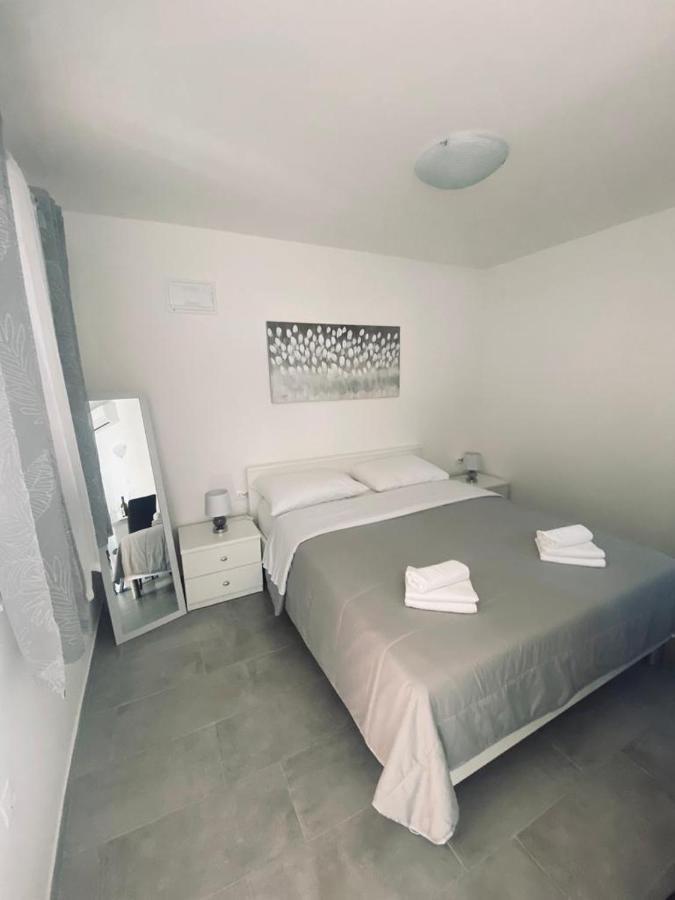 Apartmani Mila Starigrad Paklenica Buitenkant foto
