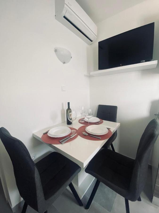 Apartmani Mila Starigrad Paklenica Buitenkant foto