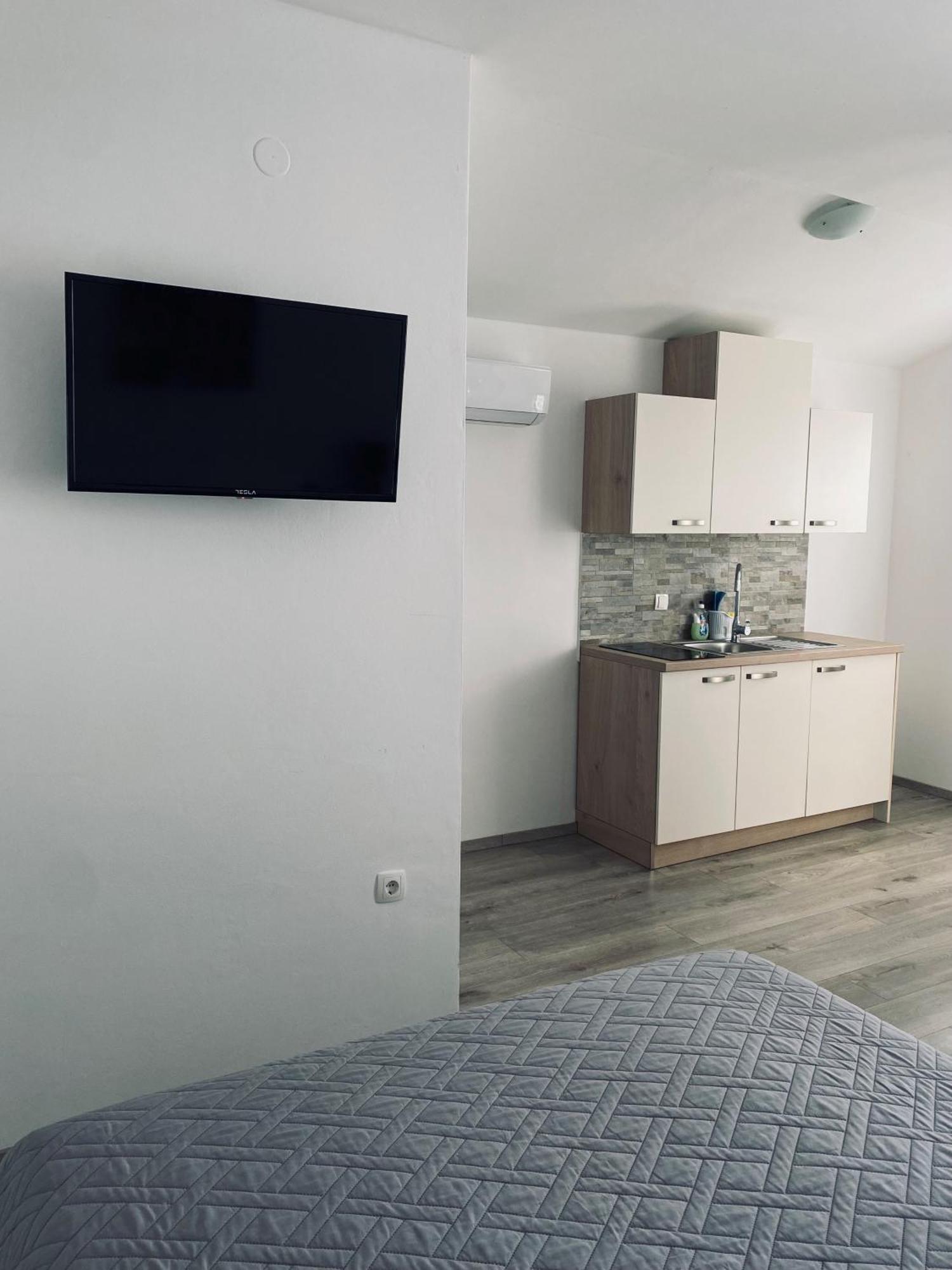 Apartmani Mila Starigrad Paklenica Buitenkant foto
