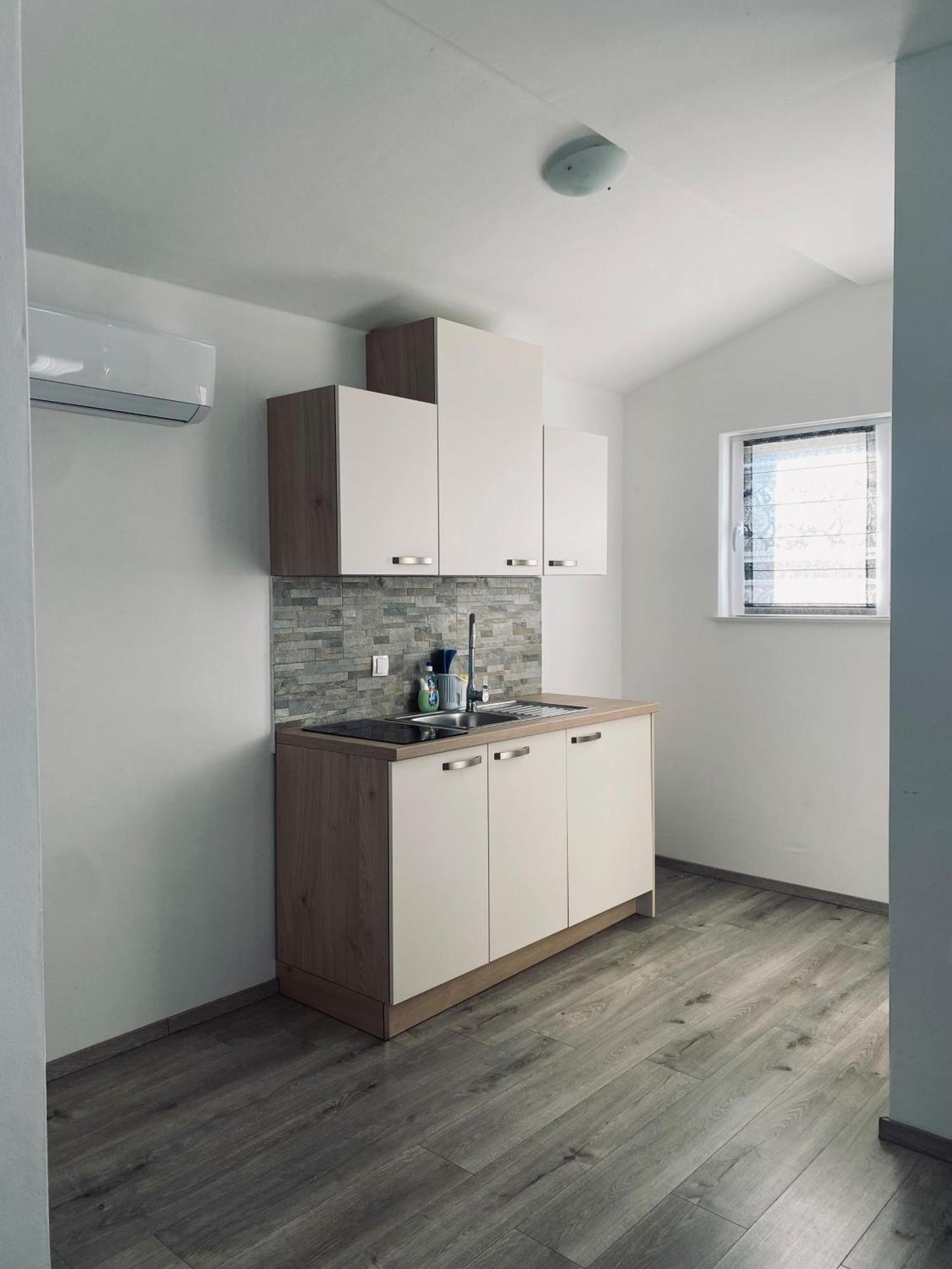 Apartmani Mila Starigrad Paklenica Buitenkant foto