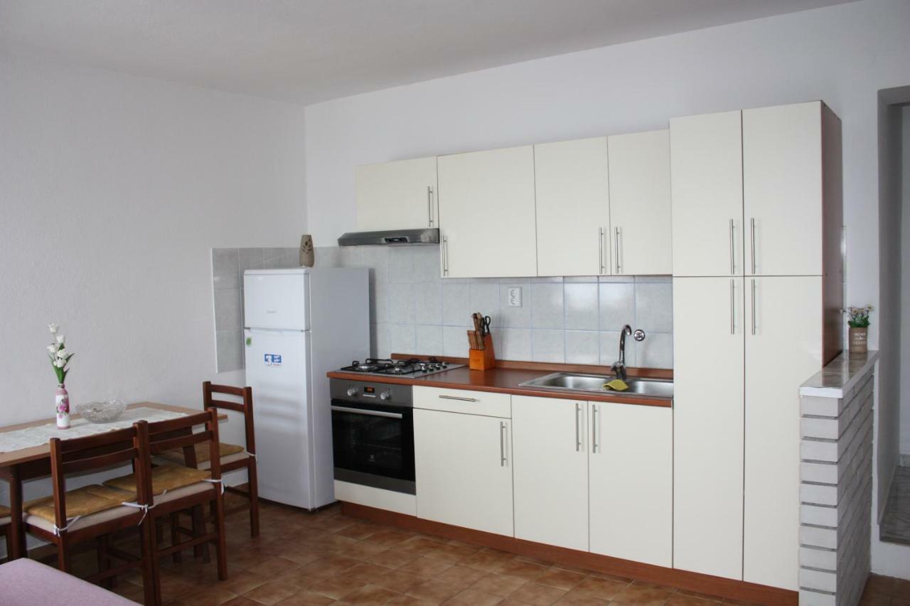 Apartmani Mila Starigrad Paklenica Buitenkant foto