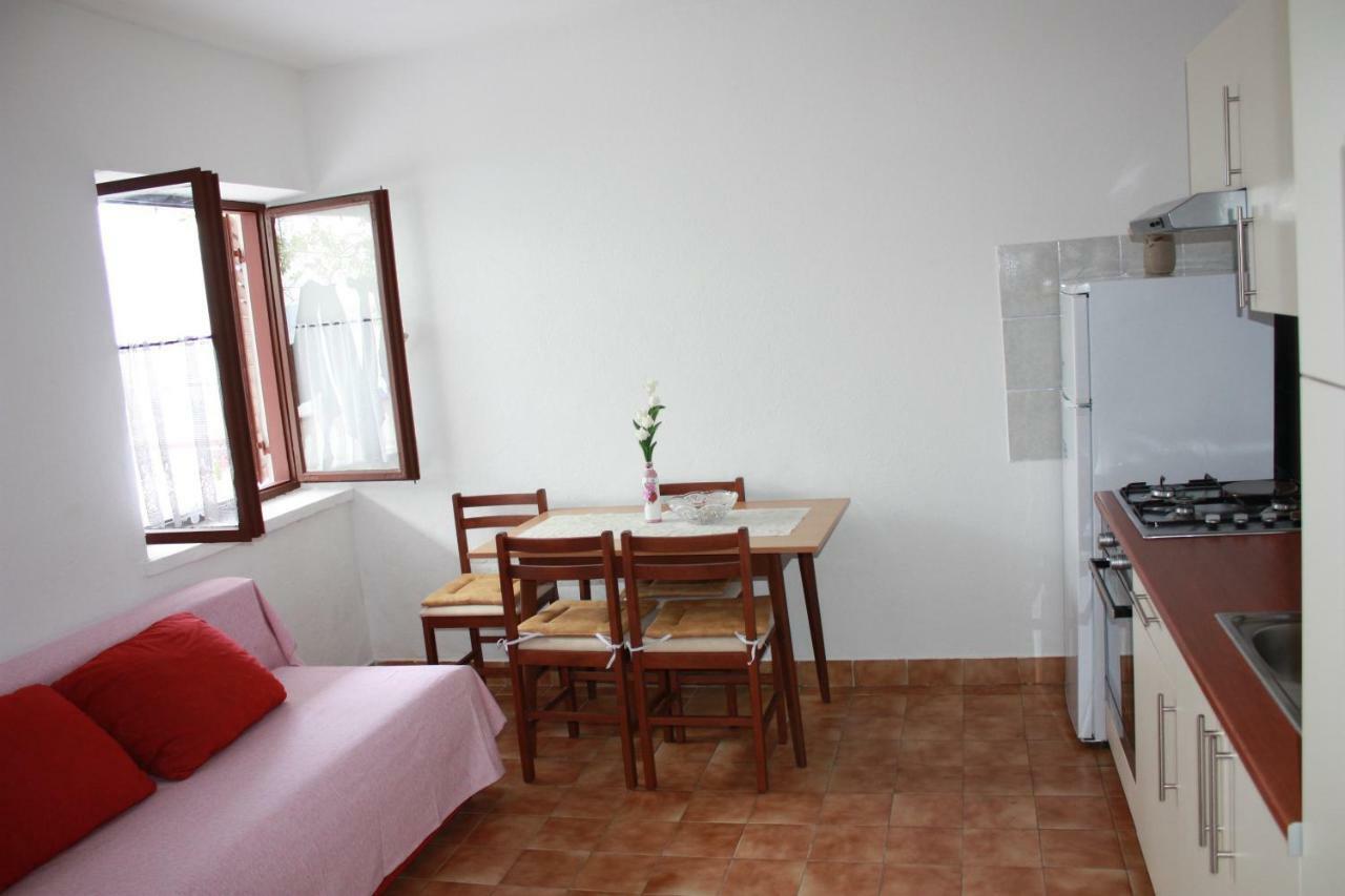 Apartmani Mila Starigrad Paklenica Buitenkant foto